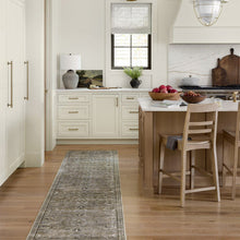 Cargar imagen en el visor de la galería, Layla Collection LAY-13 Antique / Moss