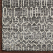 Cargar imagen en el visor de la galería, Neda Collection NED-03 Ivory / Charcoal