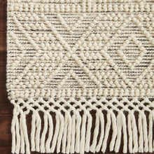 Cargar imagen en el visor de la galería, Noelle Collection NOE-01 Ivory / Black