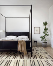 Cargar imagen en el visor de la galería, Bennett Collection BEN-01 Ivory / Charcoal
